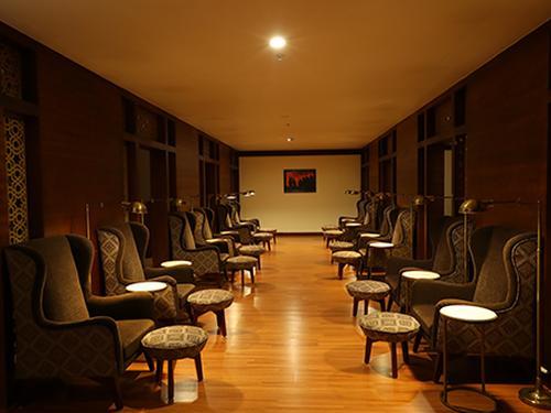 Earth Lounge