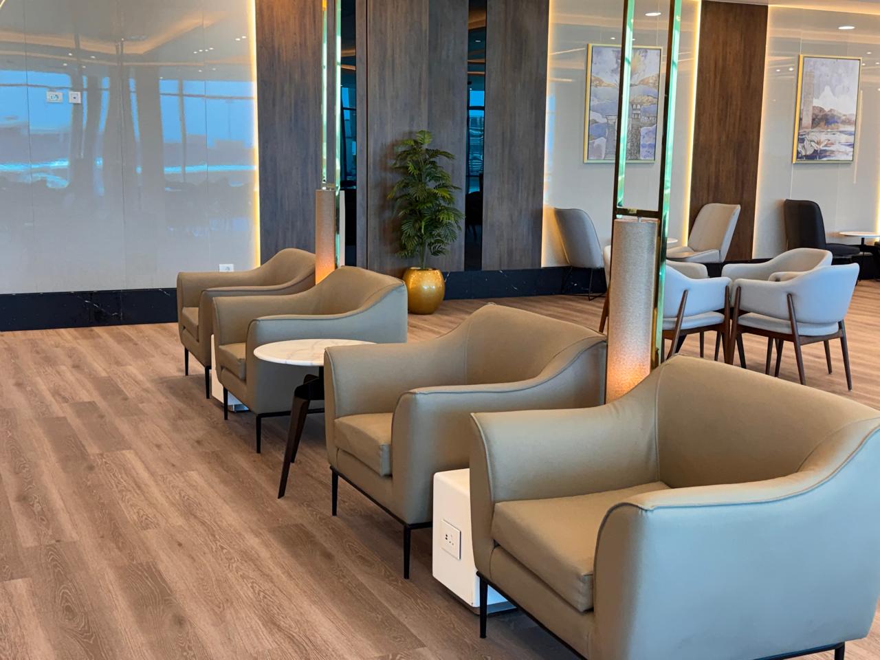 Plaza Premium Lounge by CAC & EAS atmosphere, image 5