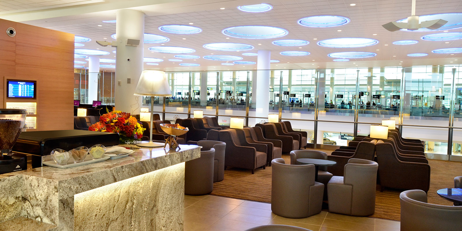 Plaza Premium Lounge YWG AIRPORT ウィニペグ・ジェームス・アーム