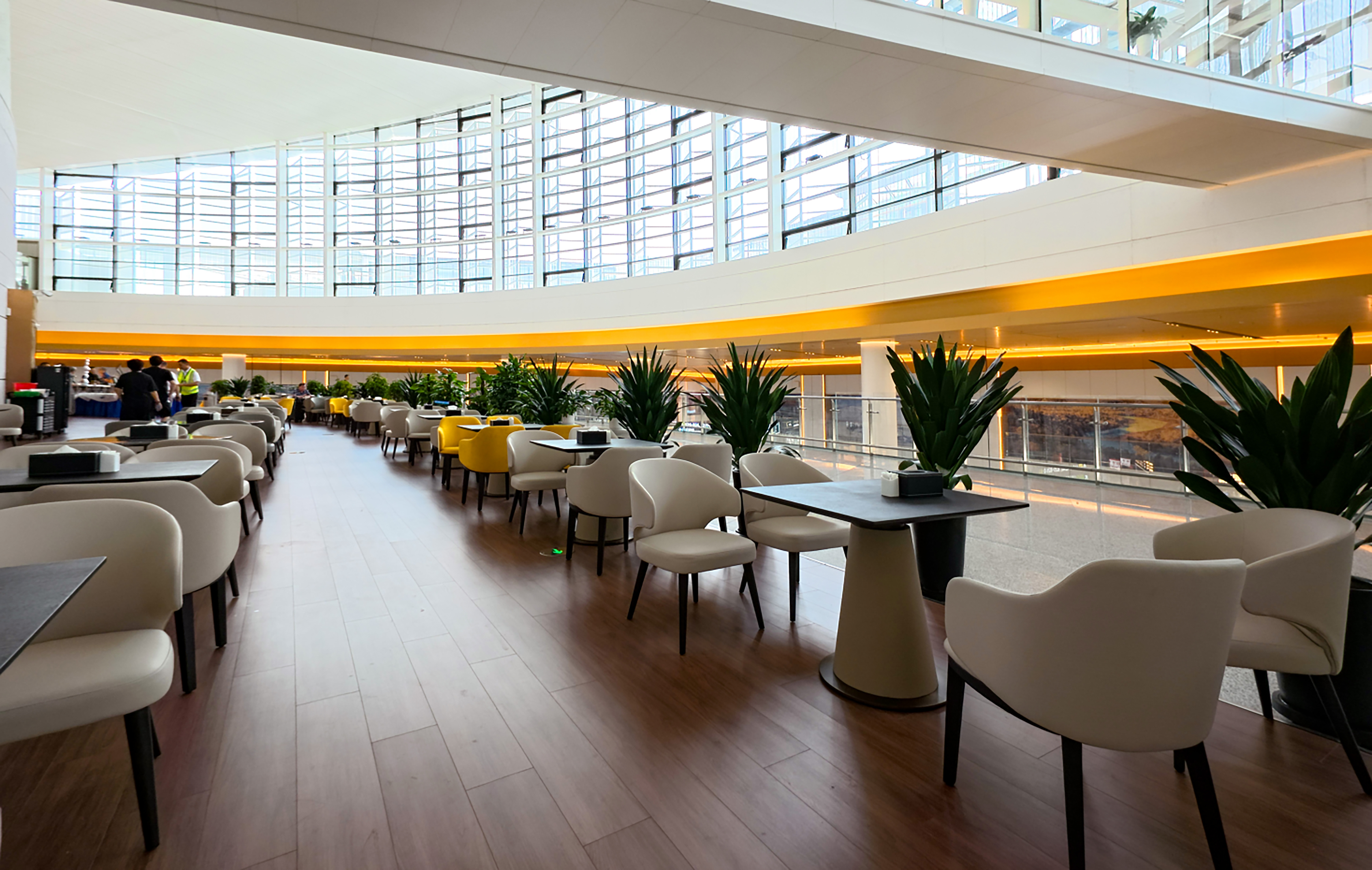 Domestic First/Business Class Lounge