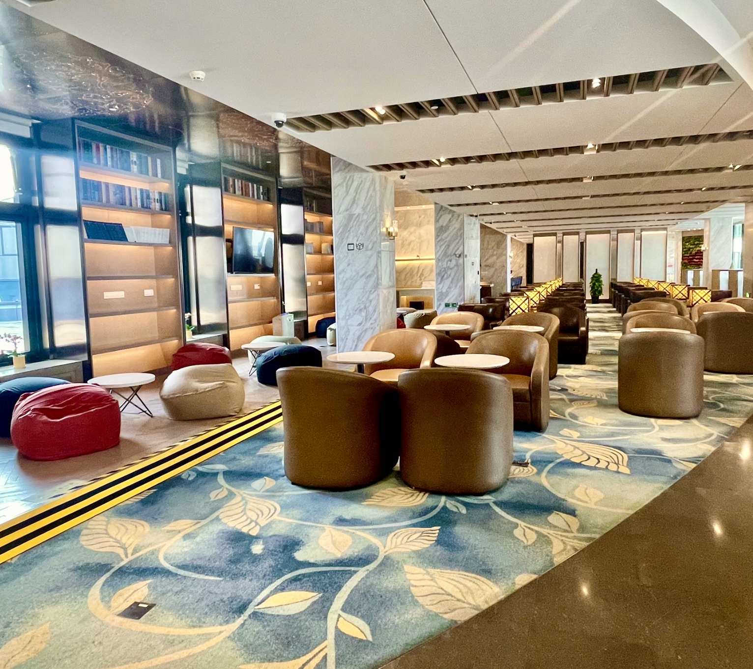 China Eastern Airlines V01 International Lounge