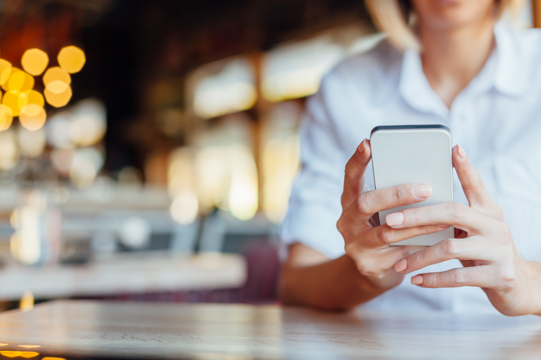 First Class Lounge 02