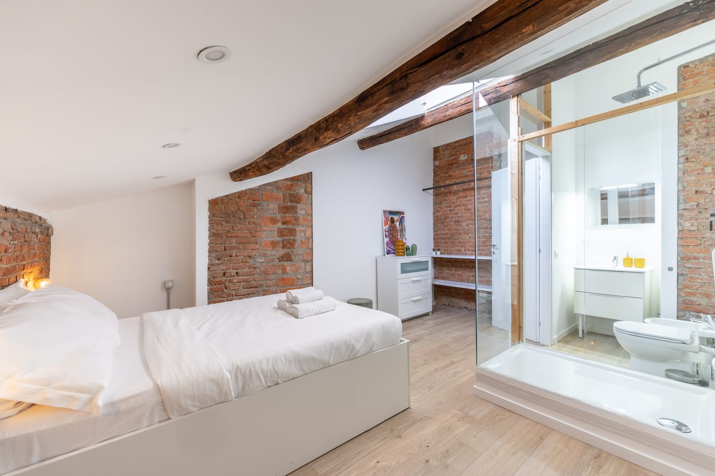 [Duomo-Cinque Giornate-] 2BR Suite, WiFi & Netflix