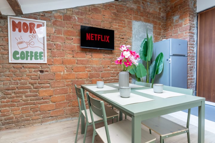 [Duomo-Cinque Giornate-] 2BR Suite, WiFi & Netflix