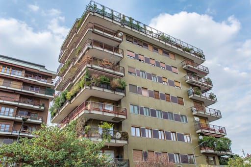 VIA ARONA 4 – MILANO (SEMPIONE/PORTELLO)