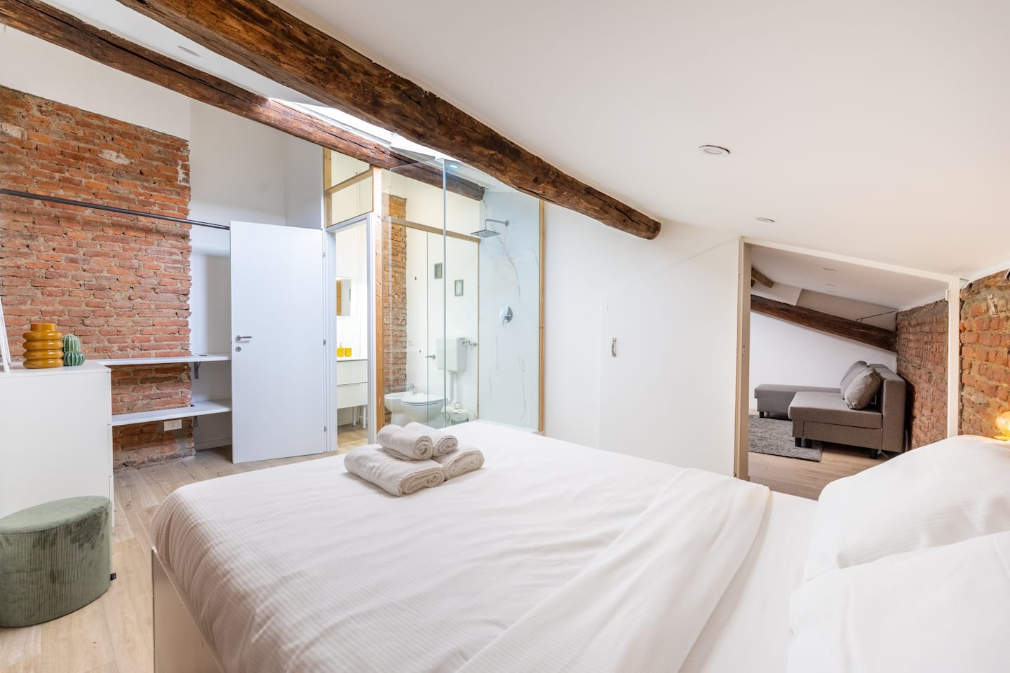 [Duomo-Cinque Giornate-] 2BR Suite, WiFi & Netflix