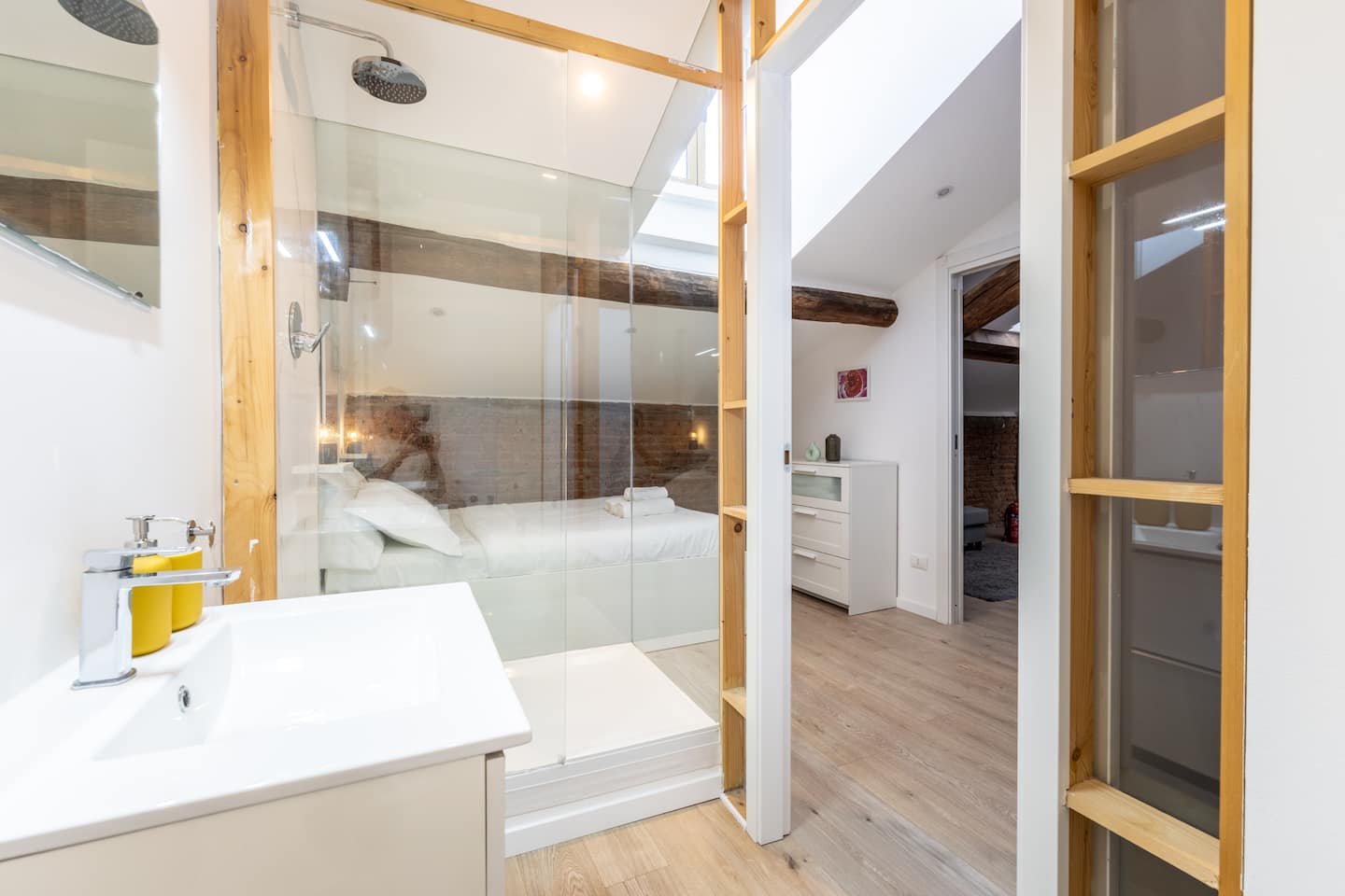 [Duomo-Cinque Giornate-] 2BR Suite, WiFi & Netflix
