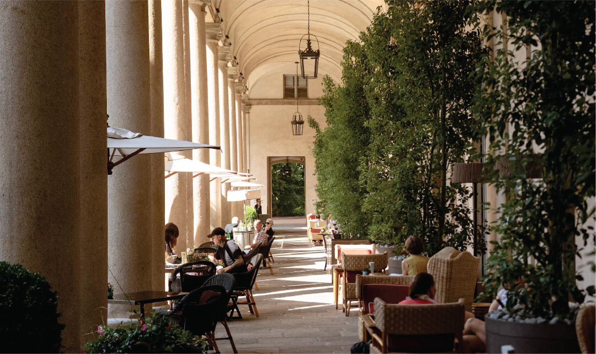 The All-Day Percher: 10-11 Bar at Portrait Milano Hotel