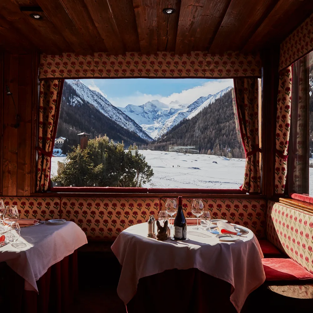 Hero_Square_01:15:21_Christina Holmes.png