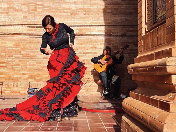 Flamenco dancer and guitarist 