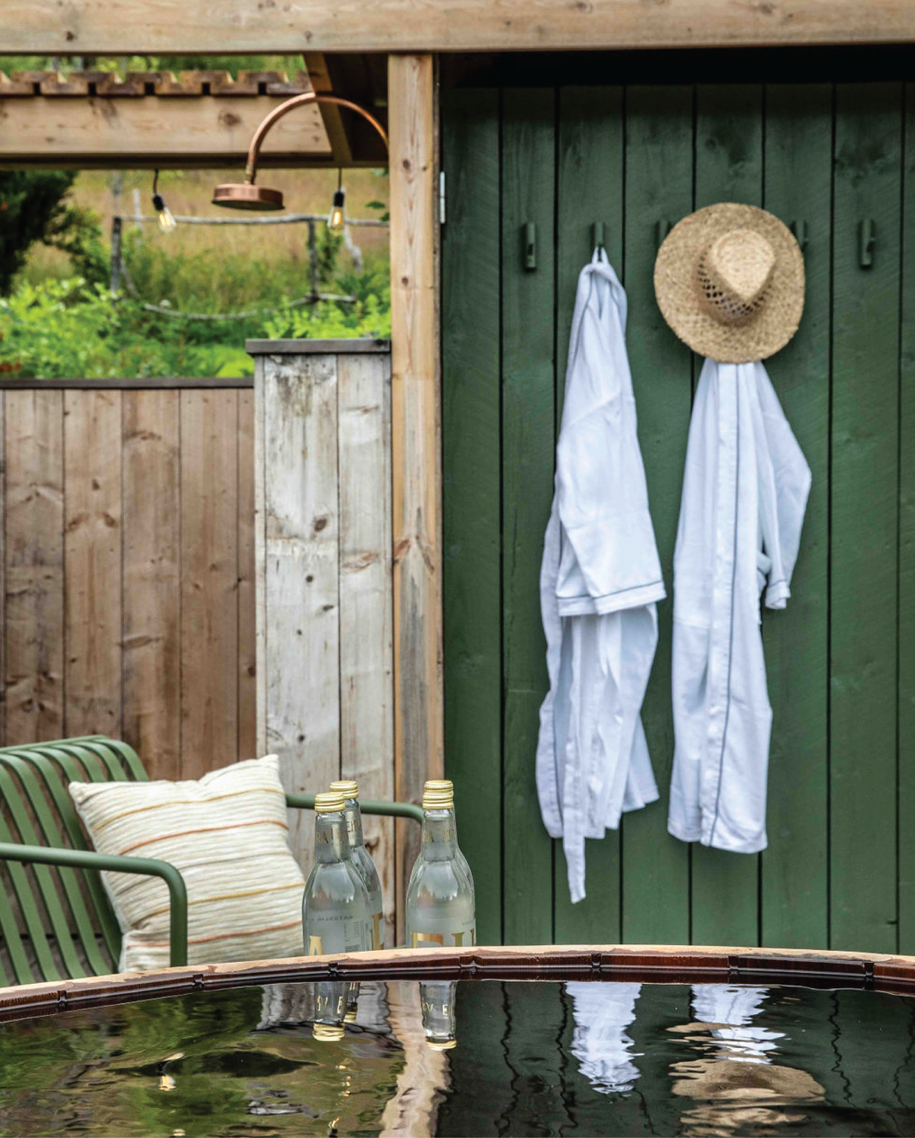 Checking In & Checking Out: Åmot