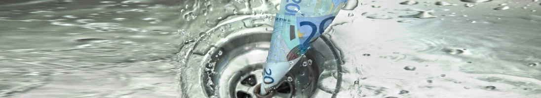 nota de 20€ em lava-louça
