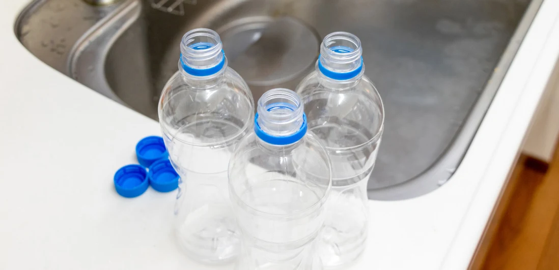 garrafas de água de plástico