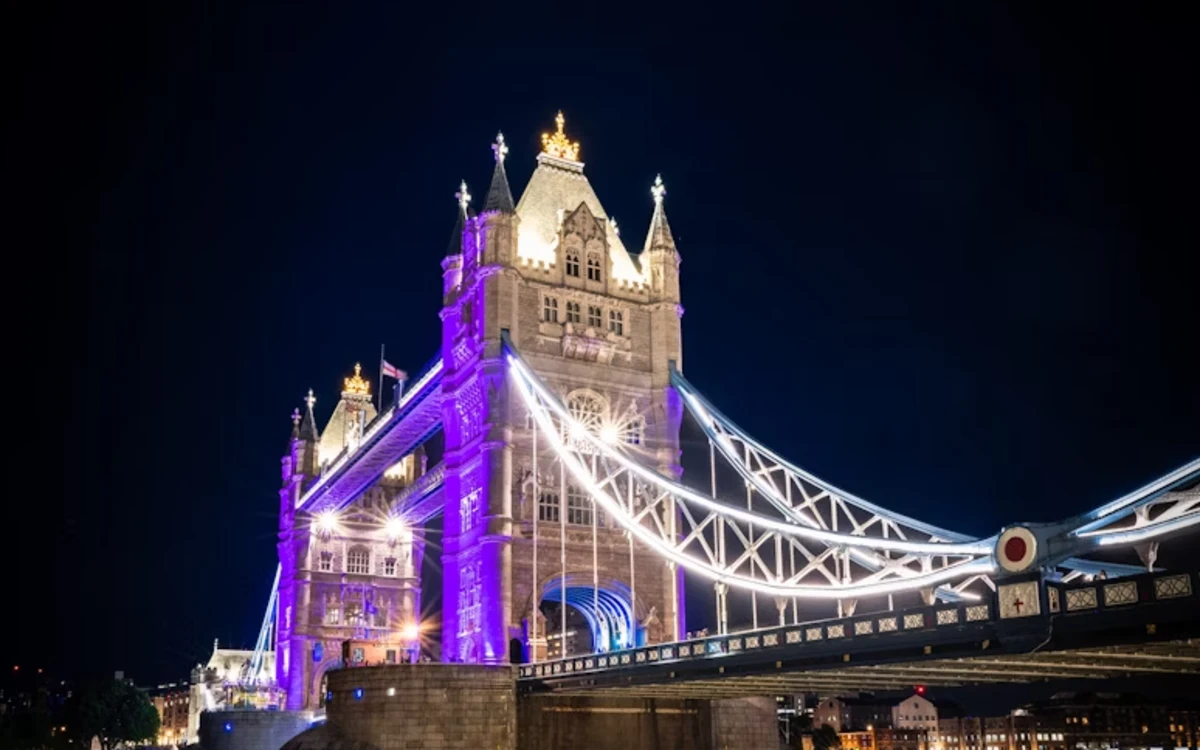 Tower Bridge nocą