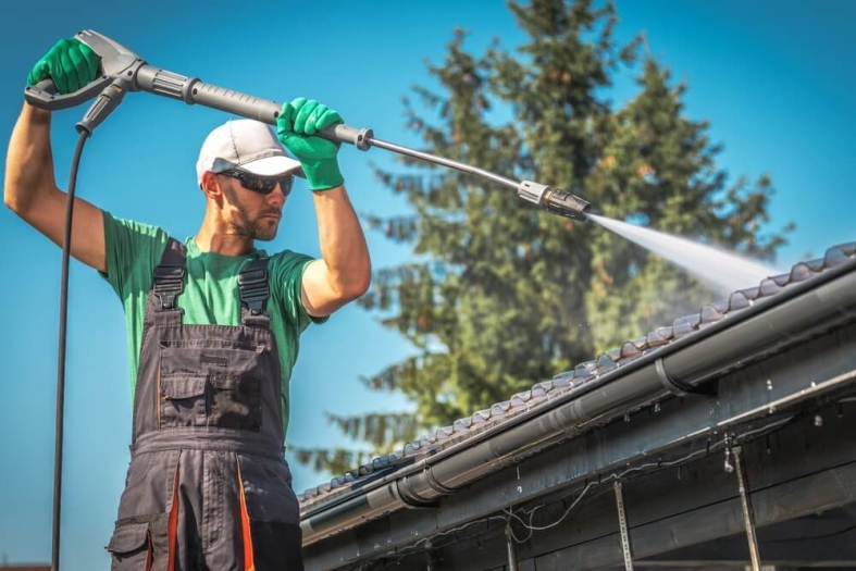 Power Washing My Roof in Vancouver: Is It a Necessity?