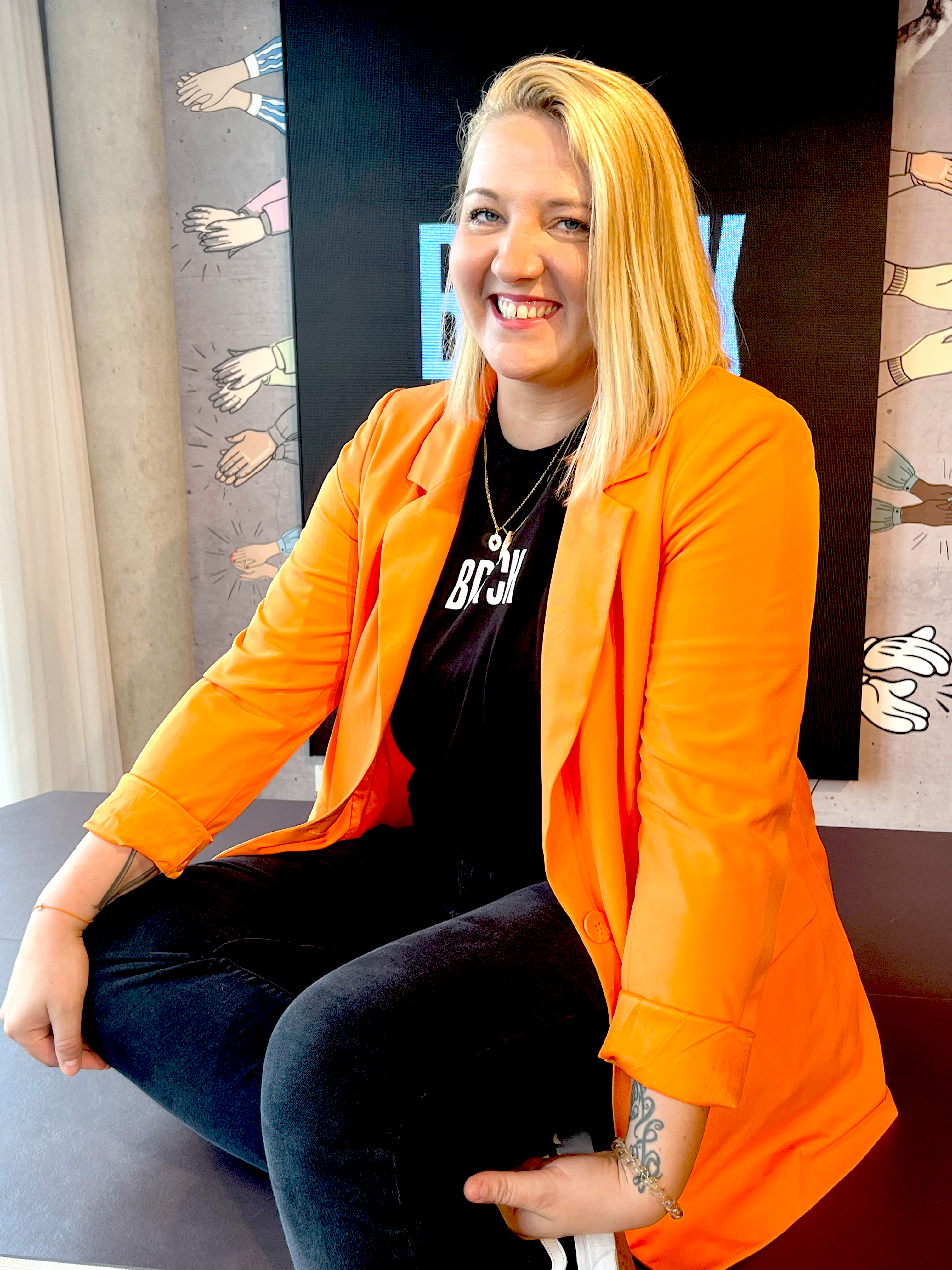 Portrait of 
      Manuela
      Serges
      