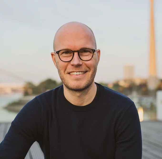 Portrait of 
            Stefan
            Bongartz
            