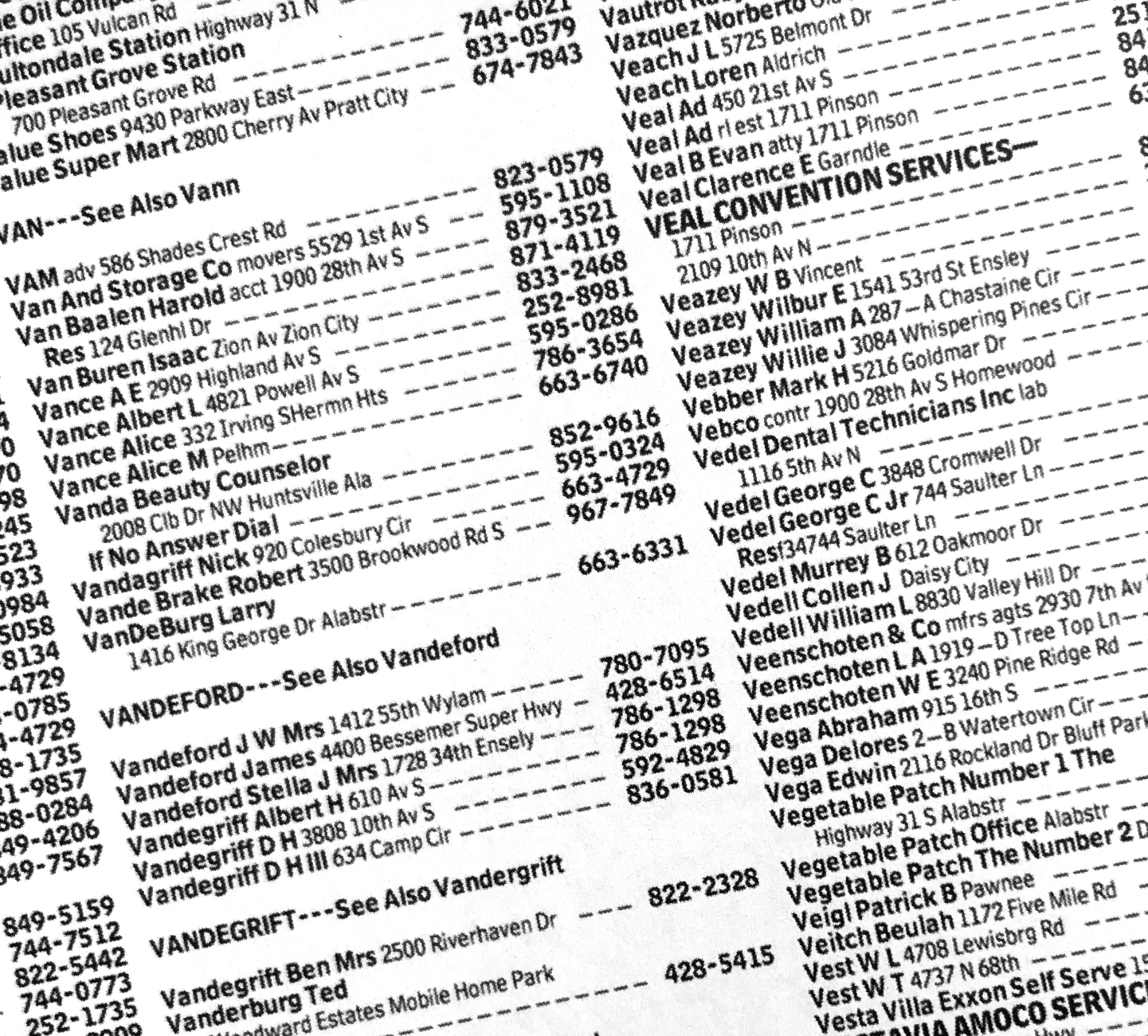 <b class="accent">FIG. 2 — </b>  Bell Centennial by Matthew Carter in-use. Specimen from The Visual History of Type by Paul McNeil.