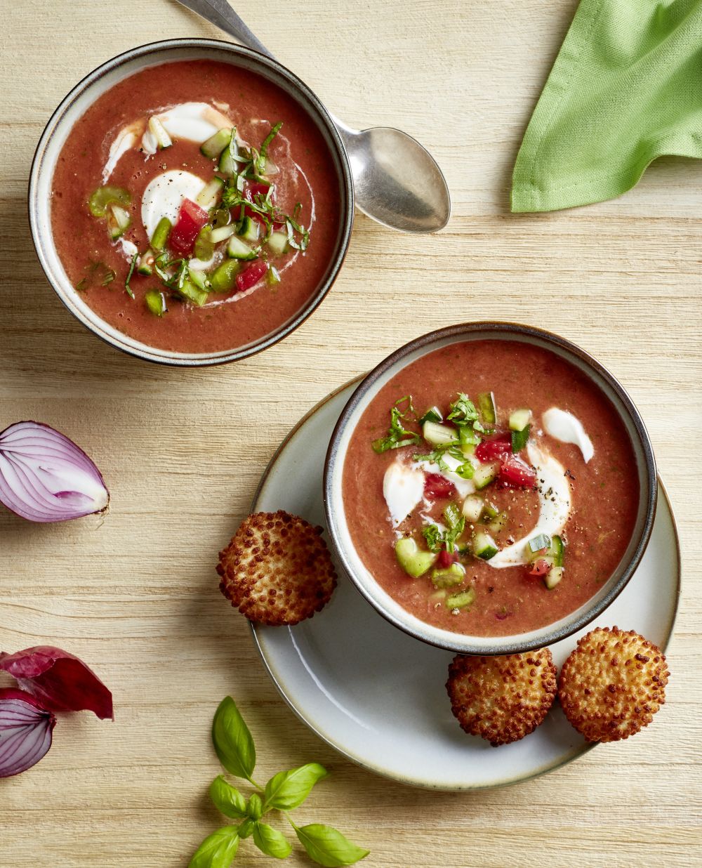  Sommerliche Paprika-Gazpacho 