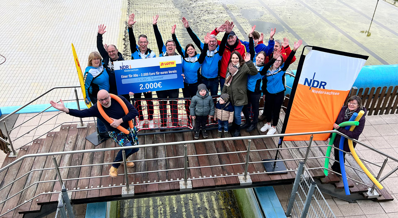 Die DLRG Ortsgruppe Weener e. V. wurde bei der NDR 1-Aktion "Einer für alle" bereits ausgelost und hat 2.000,00 € erhalten - gesponsert von LOTTO Niedersachsen.