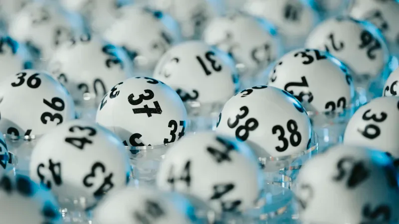 Höherer Jackpot von 50 Mio. € ab 1. November 2023 bei LOTTO 6aus49 möglich (Quelle Anton Minayev)