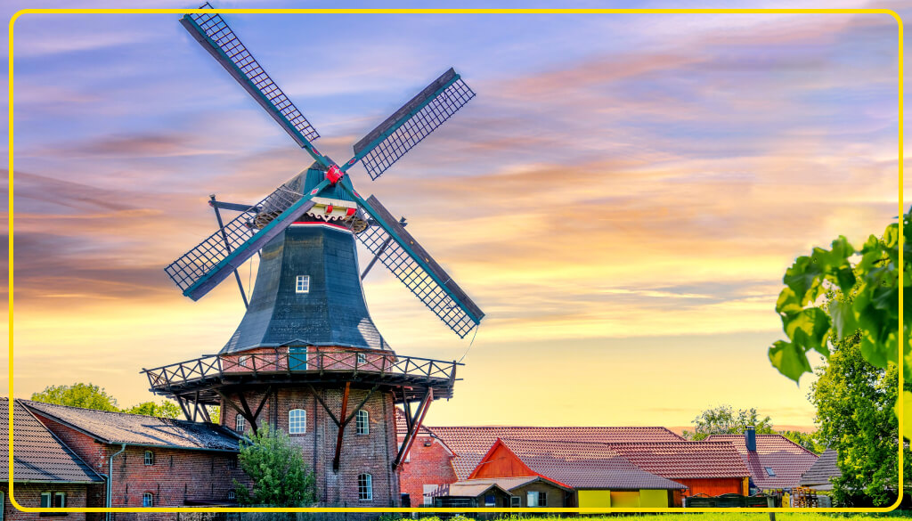Rubbellos Hintergrundbild „Das Niedersachsen-Los - 2. Auflage" mit Windmühle in Abenddämmerung