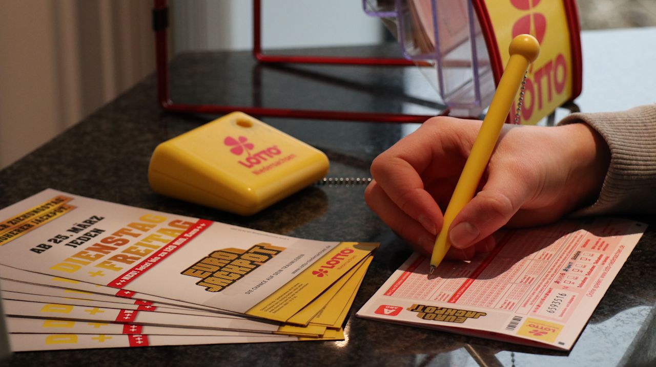Eurojackpot Spielschein und Flyer
