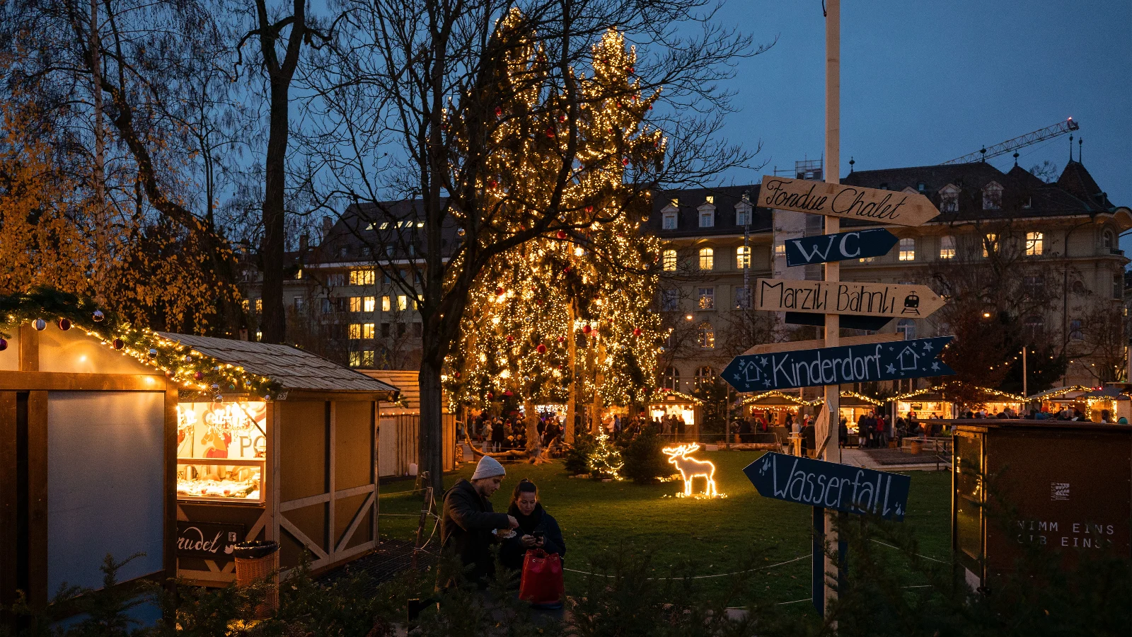 Der Berner Sternenmarkt verzaubert die Kleine Schanze in ein Winterwunderland