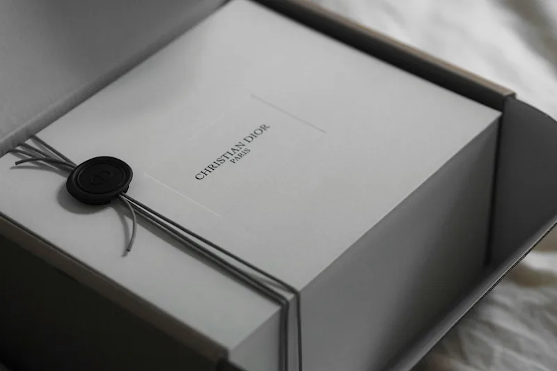 dior box emboss
