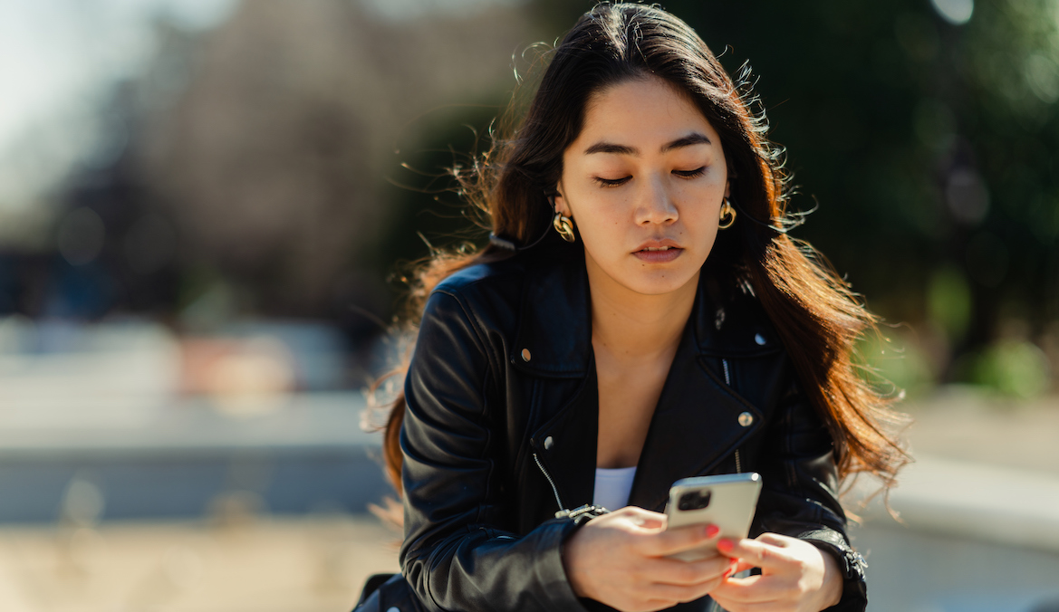 Featured image for Why Being Left on 'Delivered' Is Just as Terrible as Being Left on 'Read'