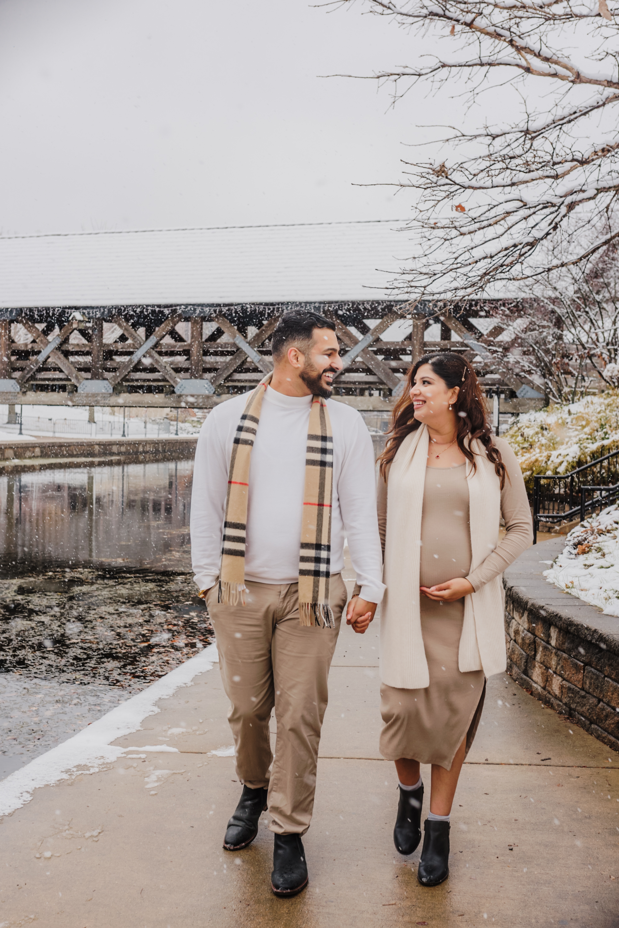 Family creating multiple looks during a Shoott mini photo session - Pt 2