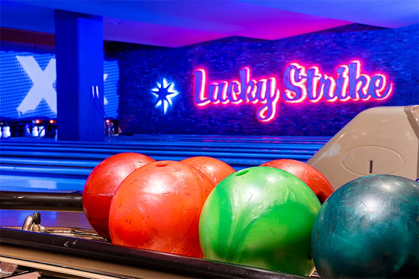 Bowling & Entertainment Center in Wrigleyville | Lucky Strike Chicago