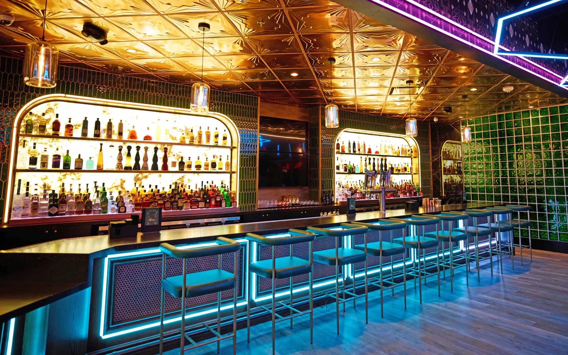 Large, beautiful bar with lots of seating