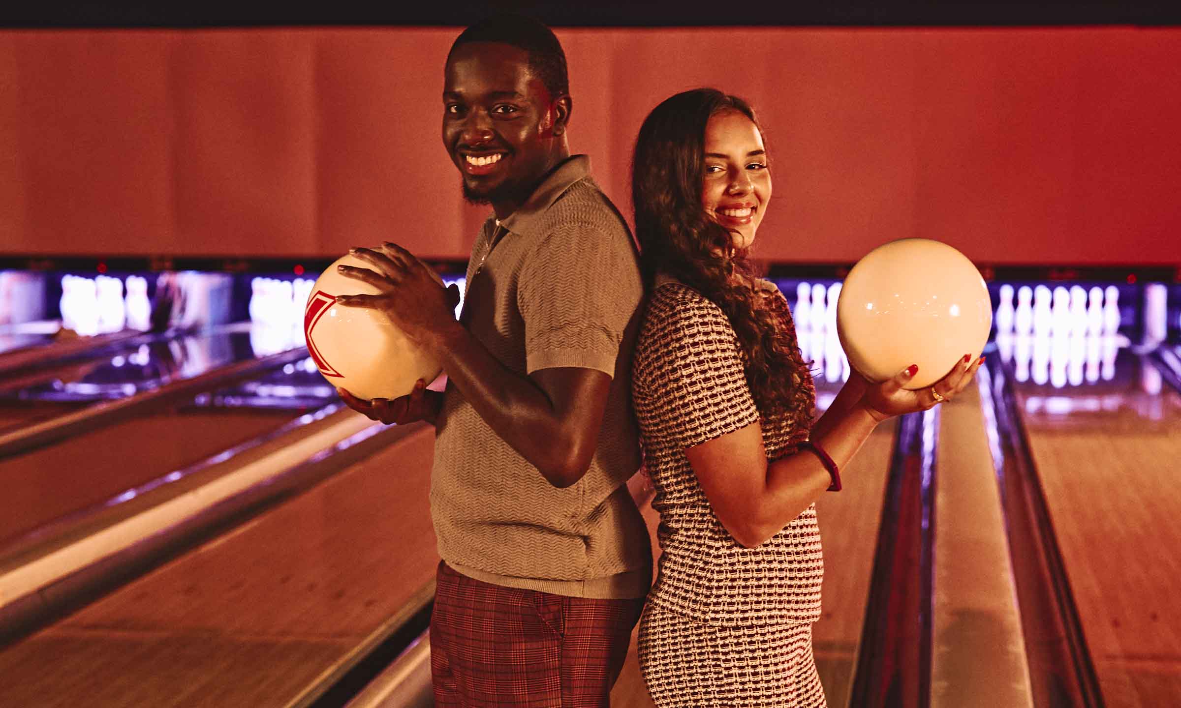 ラッキーバー 2点 Bowling Date Night | Lucky Strike