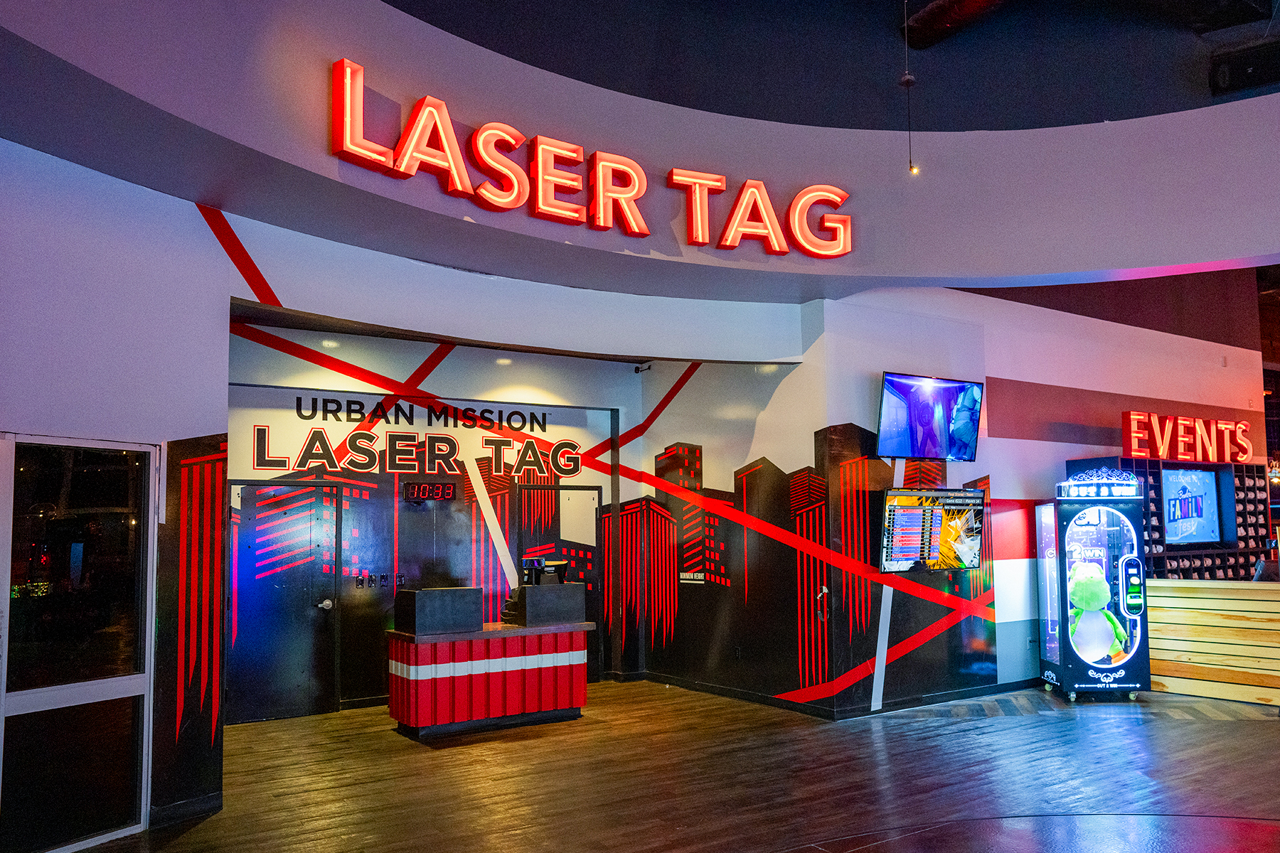 Large entry to laser tag