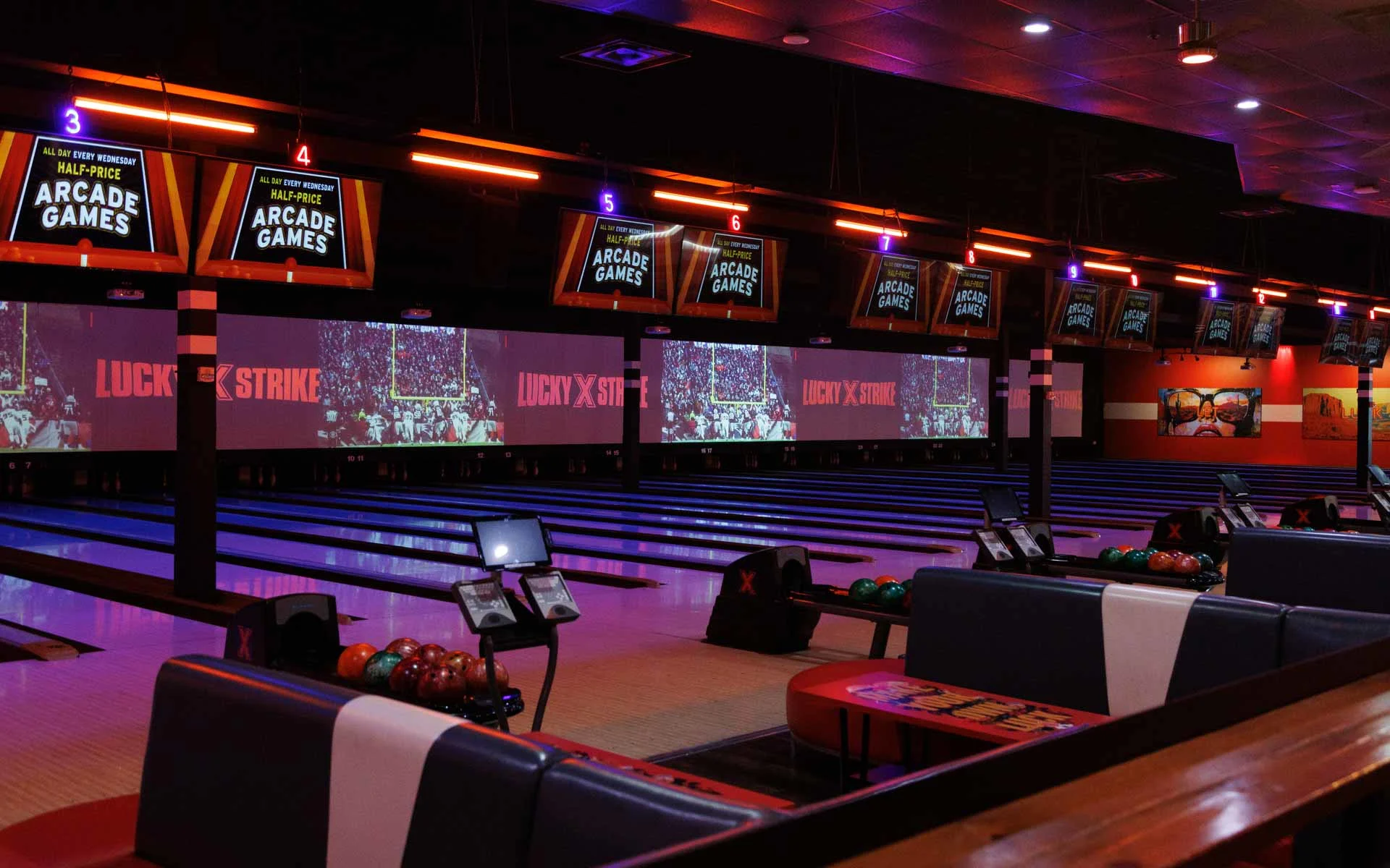Expansive lane layout paired with premium lounge seating and tableside service areas. Combines a social atmosphere with high-capacity play, perfect for parties and corporate gatherings.