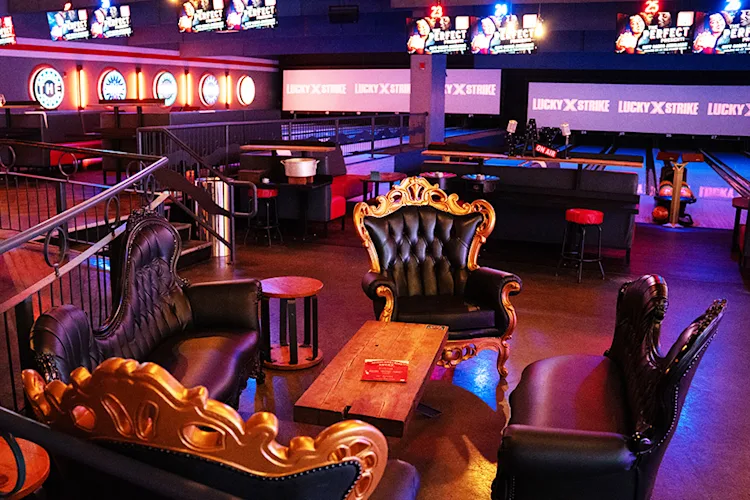 Bowling Alley & Entertainment in New York | Lucky Strike Chelsea Piers