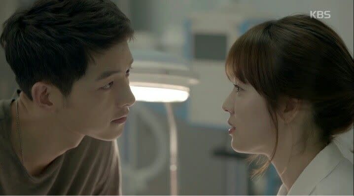 「醫生應該沒有男朋友吧，因為很忙。」
「軍人應該沒有女朋友吧，因為很苦。」

太陽的後裔，金銀淑，宋仲基，宋慧喬，宋宋CP，撩妹，帥氣，心動，告白，韓劇名言，韓語名言