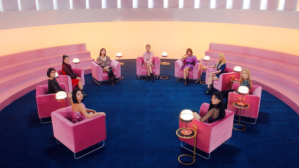 韓國女團Twice為日本市場打造的新歌《Fake & True》