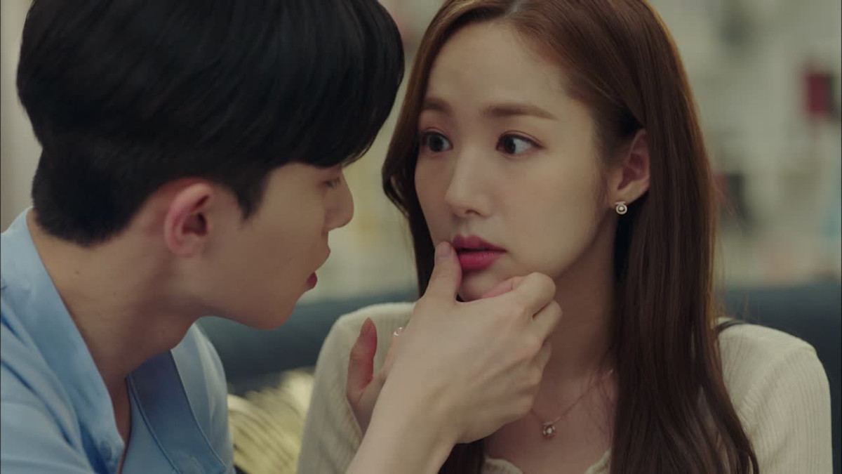 李英俊
金秘書，你剛剛叫我不要再讓你心動了？
我想讓金秘書心動。

金秘書为何那样，朴叙俊，朴敏英，霸道總裁，甜蜜，告白，韓劇名言，韓文名言