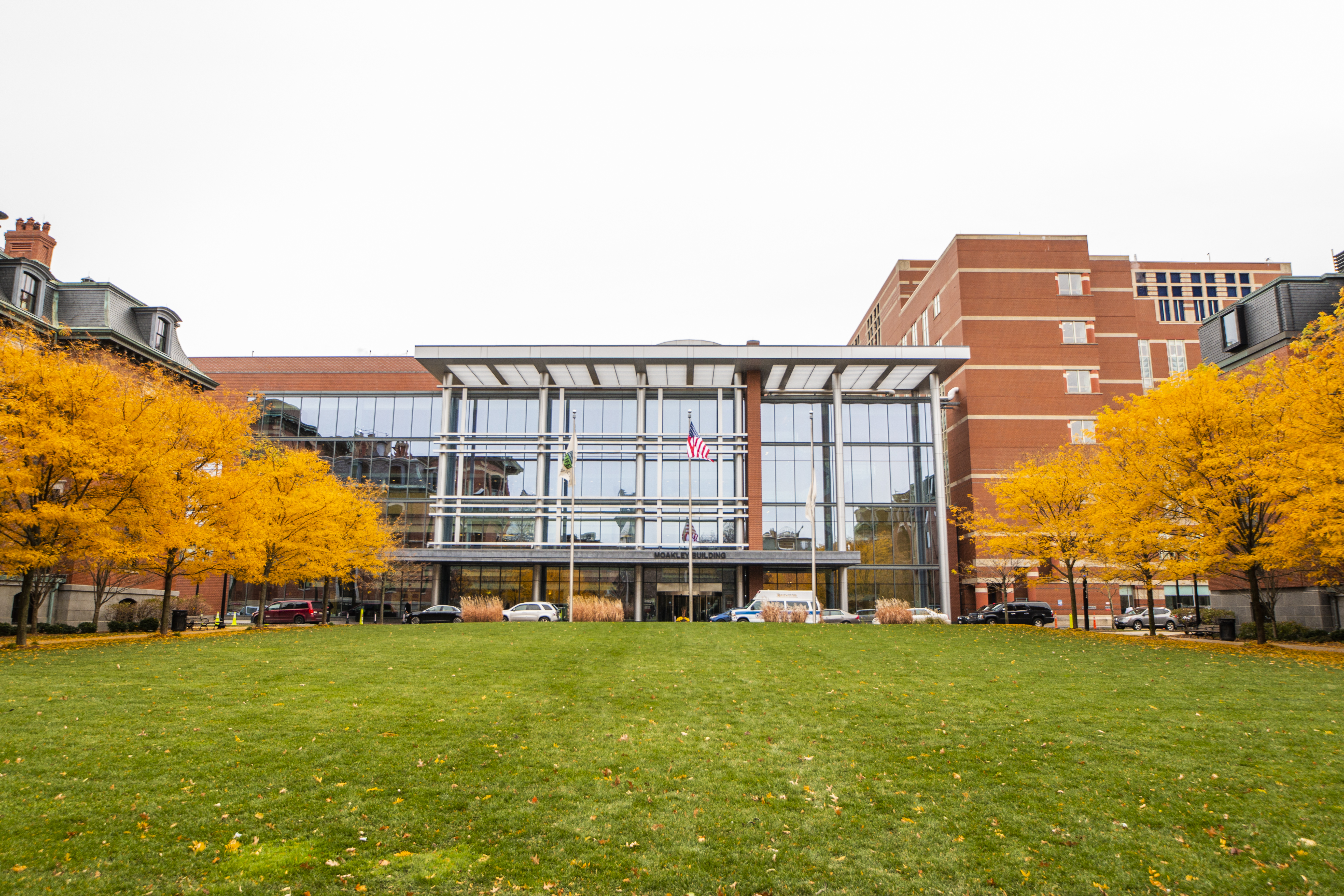 Image of the Boston Medical Center entrance.