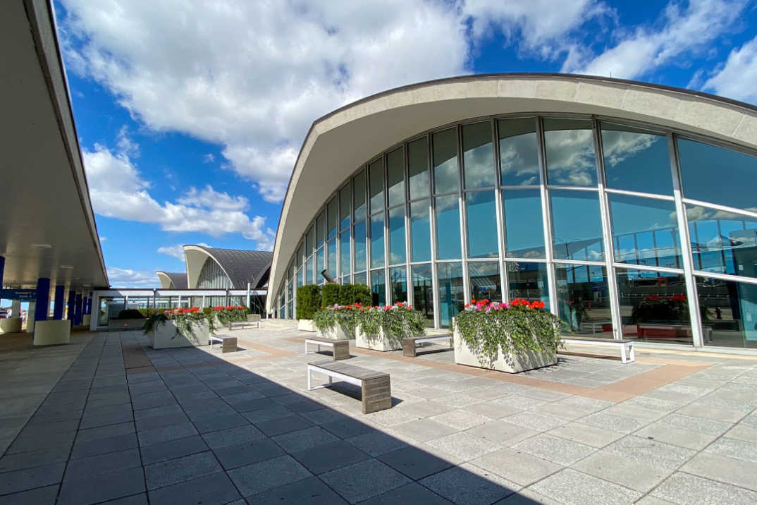 The exterior of St. Louis Airport