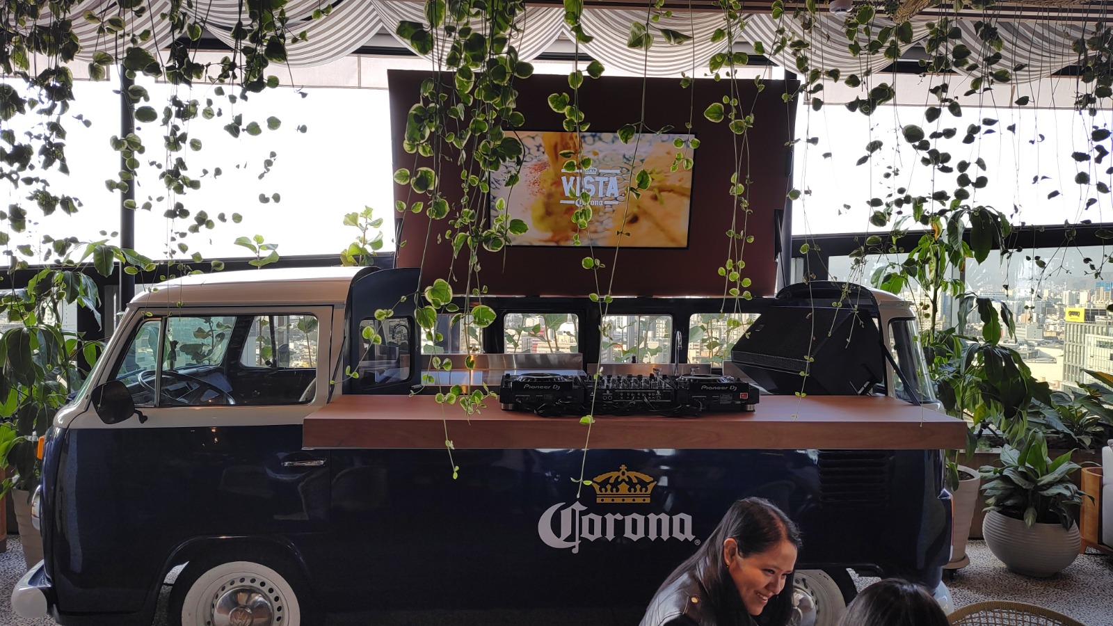 Vista Corona: El rooftop del momento apertura su primer local en Lima