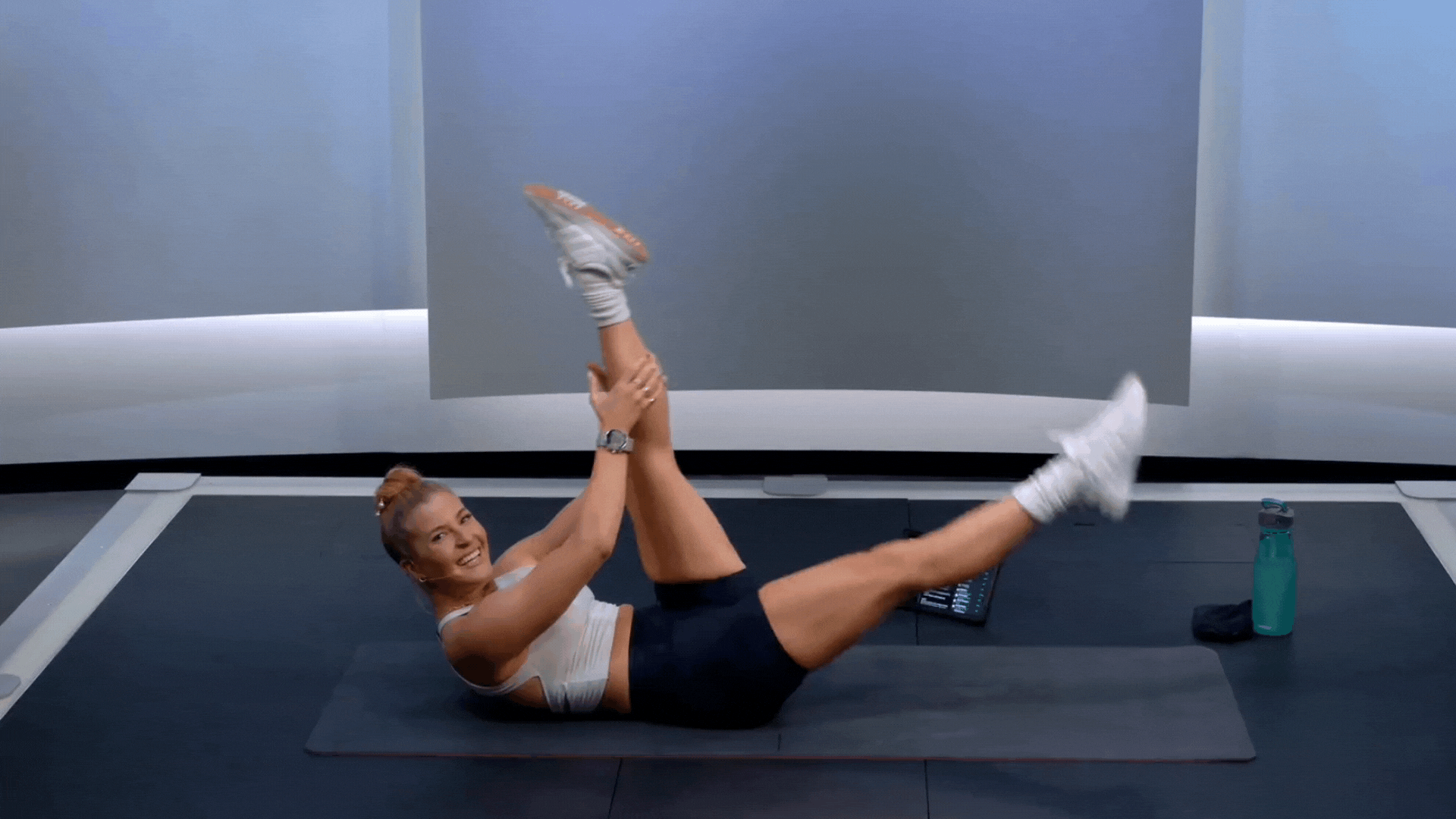 Rebecca Kennedy doing single leg lifts