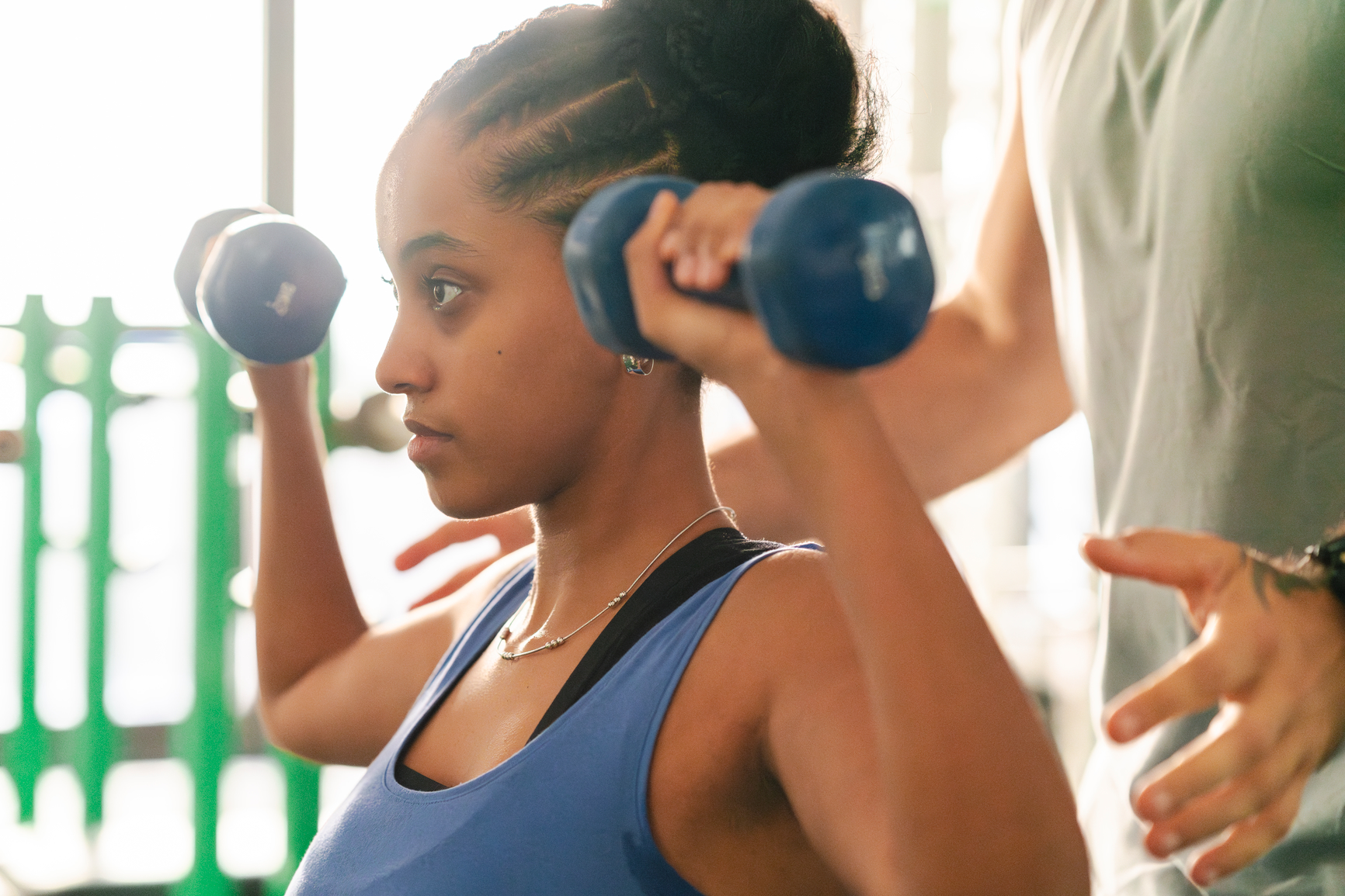 Lifting dumbbells for beginners sale