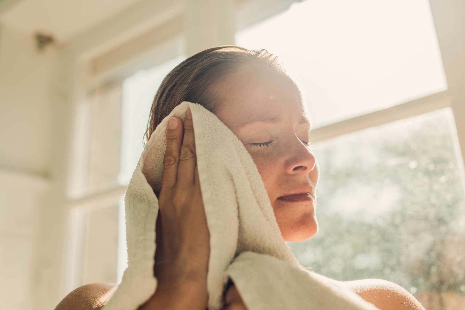7 Ways to Prevent Sweating After a Shower