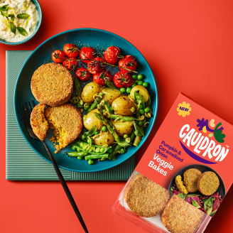 Cauldron Pumpkin Bakes, tomatoes and potatoes on a plate with product Packshot on the side
