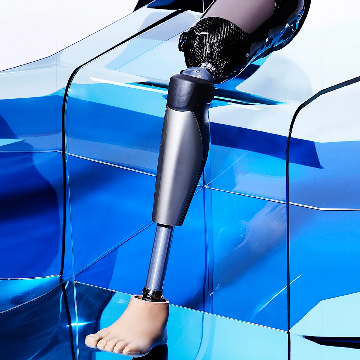 C4 LEG