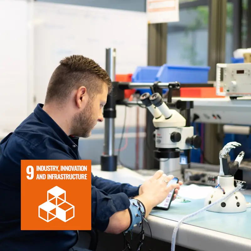 Grafik, die das Nachhaltigkeitsziel 9 (Industrie, Innovation und Infrastruktur) abbildet