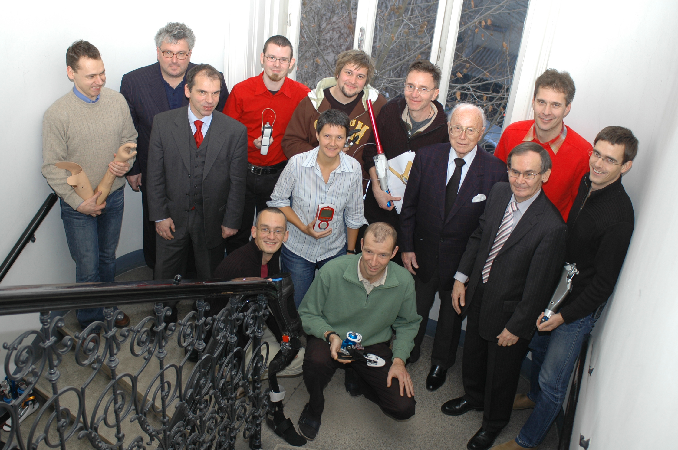 A patented method made it easier to walk on surfaces such as sand, grass or gravel. The sequence of smaller steps and the flowing gait at changing walking speeds were harmoniously controlled.